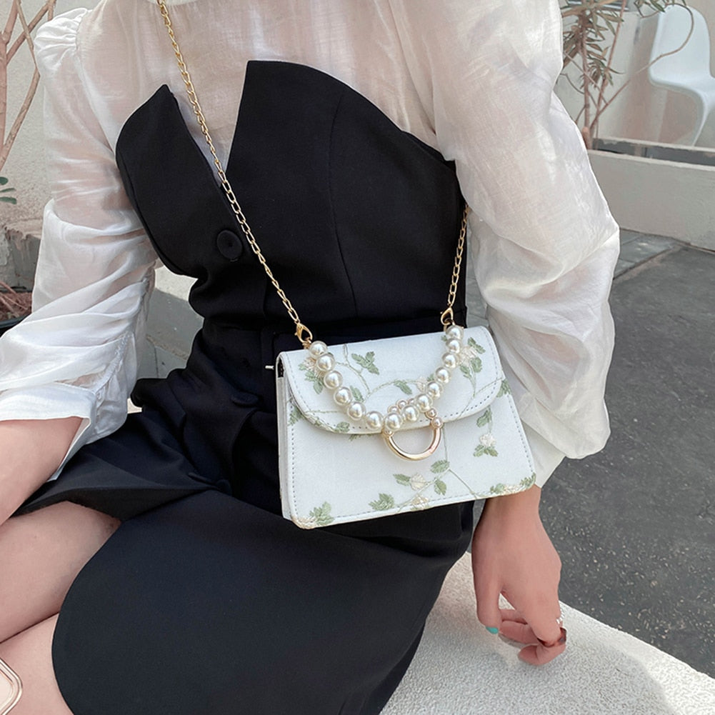 Vintage Pearl Chain Handbag