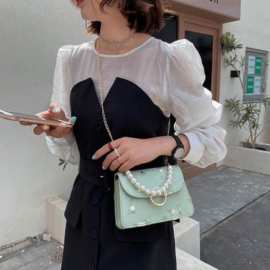 Vintage Pearl Chain Handbag